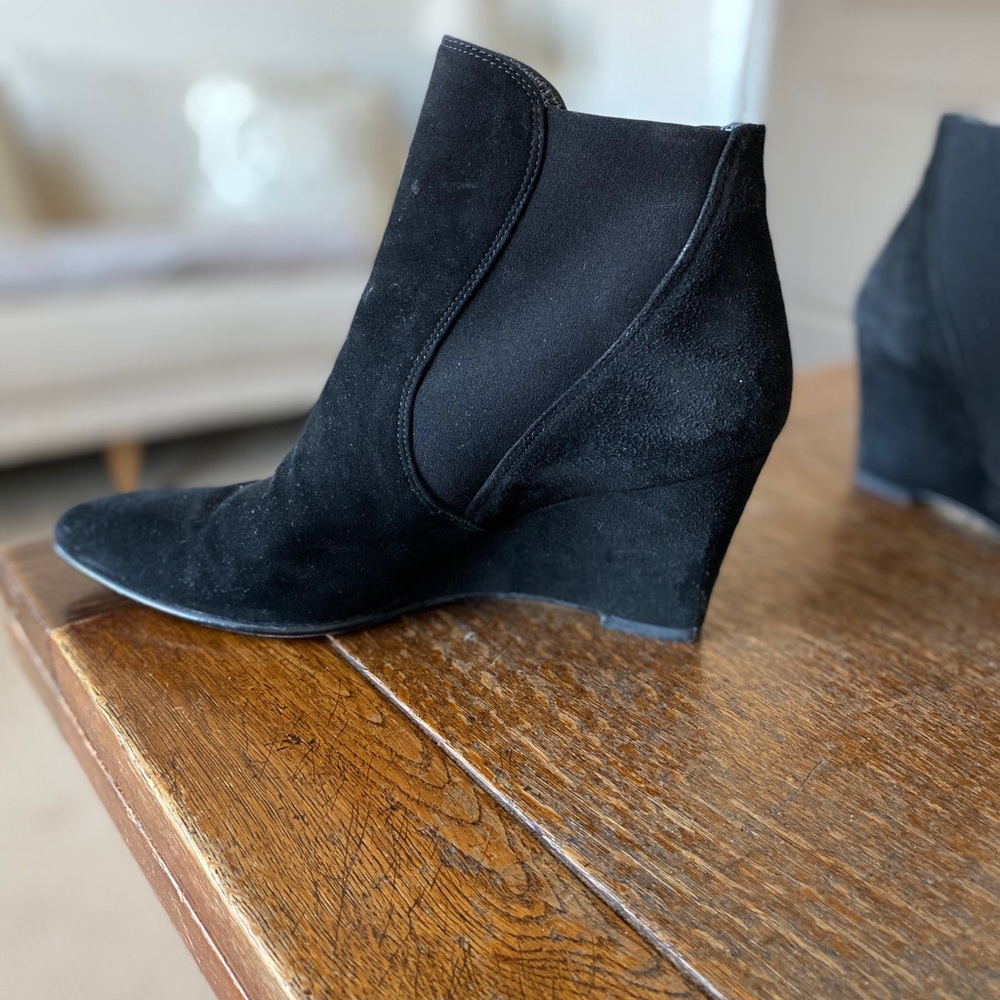 Stuart Weitzman black suede booties size 6.5
